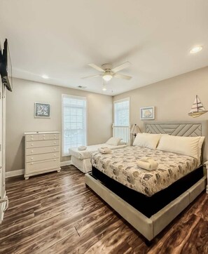 8 bedrooms, iron/ironing board, free WiFi, bed sheets