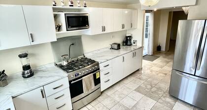 Remodeled Private Safe Gated Community Townhome, with 24/7 security