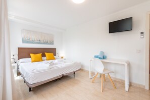 4 quartos, Wi-Fi de cortesia, roupa de cama