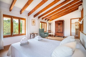 4 soverom, strykejern/-brett, wi-fi (inkludert) og sengetøy