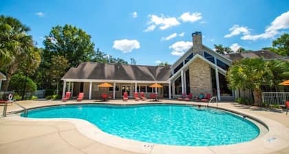 Spacious 1 BR @ Celebration Pointe-Amazing Location