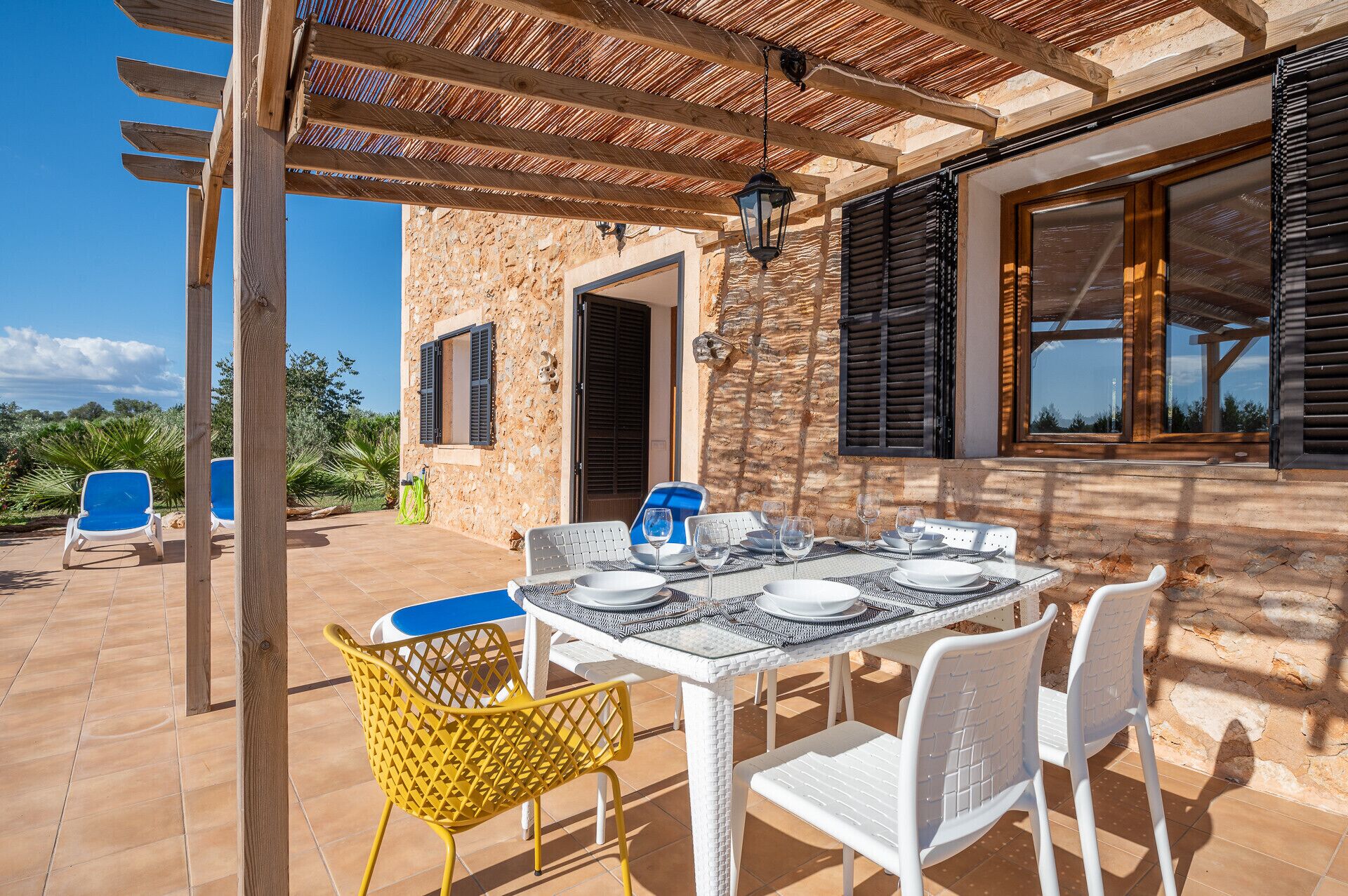 تناول الطعام بالخارج