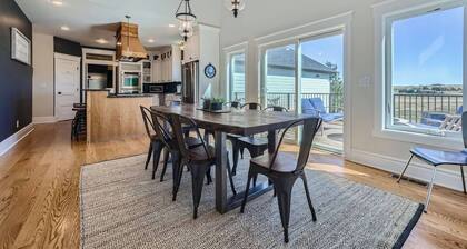 6BD Black Forest, Luxe Hot Tub, Theater, Pool Table, P Pong+