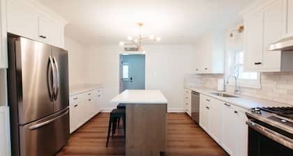 Renovated 3BR home across from Williamsburg Winery with great outdoor space!