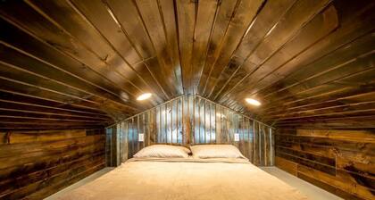 4 Beachfront Cottages - New Bathrooms/Roofs!