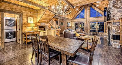 Cabin on the Cove - Luxe lakefront cabin on 5 acres with huge dock