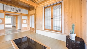2 bedrooms, free WiFi - Gangneung Booyoonok Hanok Pension (Gangneung)