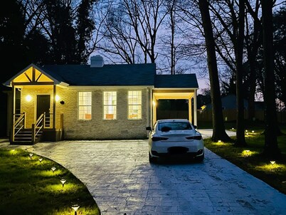 ~2 Bedroom Cozy Gem 💎 5 minutes from Downtown Spartanburg~