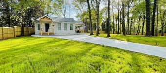 ~2 Bedroom Cozy Gem 💎 5 minutes from Downtown Spartanburg~