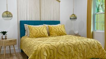 2 bedrooms, iron/ironing board, free WiFi, bed sheets