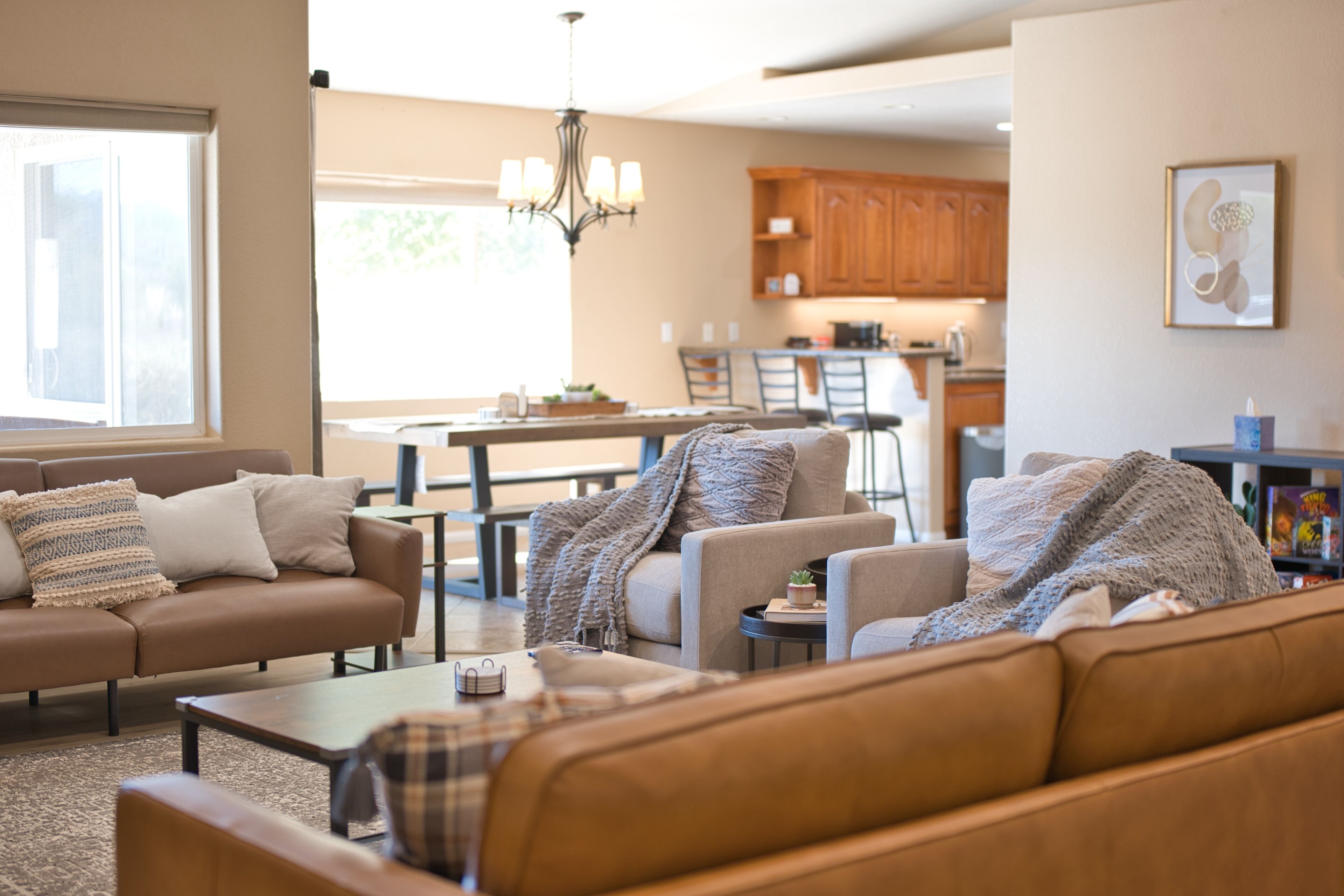 Starlight Oasis Getaway - with Hot Tub + Games! 10 Minutes from Joshua Tree