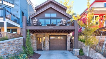 Studio (4 Bedrooms) | Property entrance