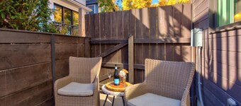 Empire 4 Bedrooms PEA-1009 by KBM