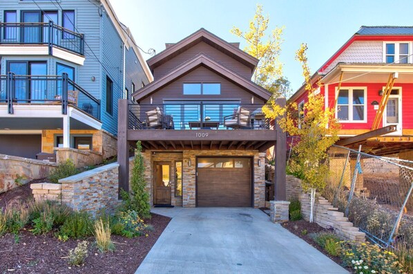 Studio (4 Bedrooms) | Property entrance - Empire 4 Bedrooms PEA-1009 by KBM (Park City)