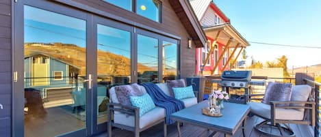 スタジオ (4 Bedrooms) | 施設の正面