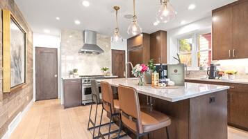 Studio (4 Bedrooms) | Front of property