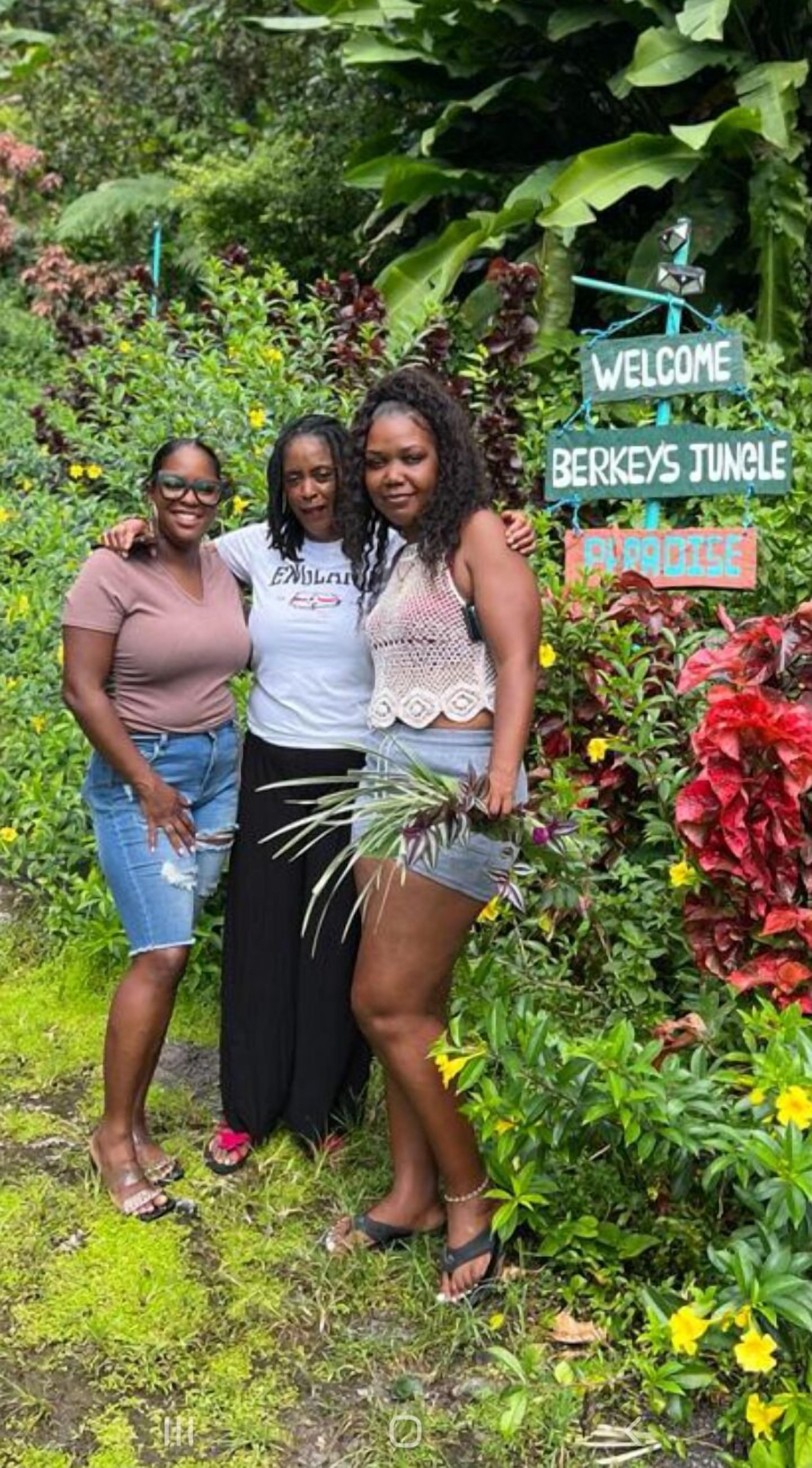 ด้านหน้าที่พัก