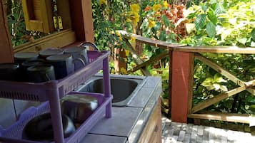 Perhebungalow, 2 makuuhuonetta, vuoristonäköala | Yksityinen keittiö | Vedenkeitin, leivänpaahdin, syöttötuoli