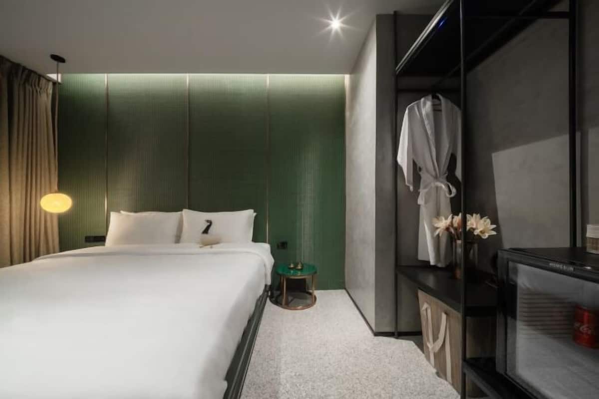 Espacio para trabajar con laptop, cortinas blackout y wifi gratis