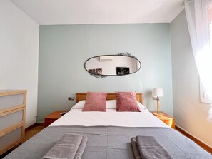 4 makuuhuonetta, silitysrauta/-lauta, internet, vuodevaatteet