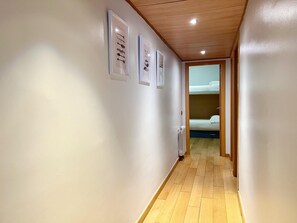 4 Schlafzimmer, Bügeleisen/Bügelbrett, Internetzugang, Bettwäsche