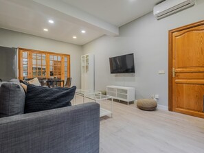 TV - Avenida Gaudi Barcelona (Barcelona)