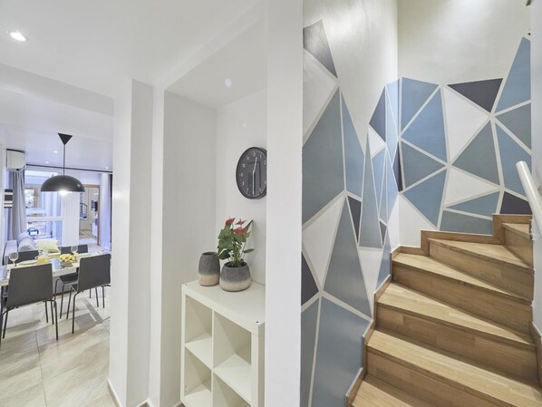 المنشأة من الداخل