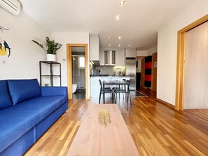 TV - Teatro Miro Apartment (Barcelona)