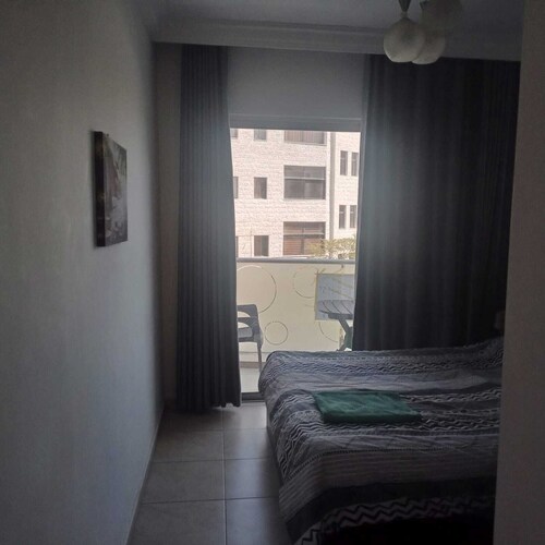 Overlooking studio in Abdoun near UN offices with serviced area