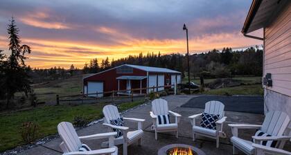 Estate Surrounded By Trees, Hills, and Farmland, w/ Fire-Pits, Air Hockey, Foosball, BBQ, Pet-Friend