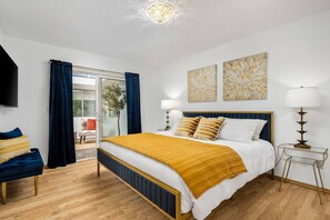 6 bedrooms, iron/ironing board, free WiFi