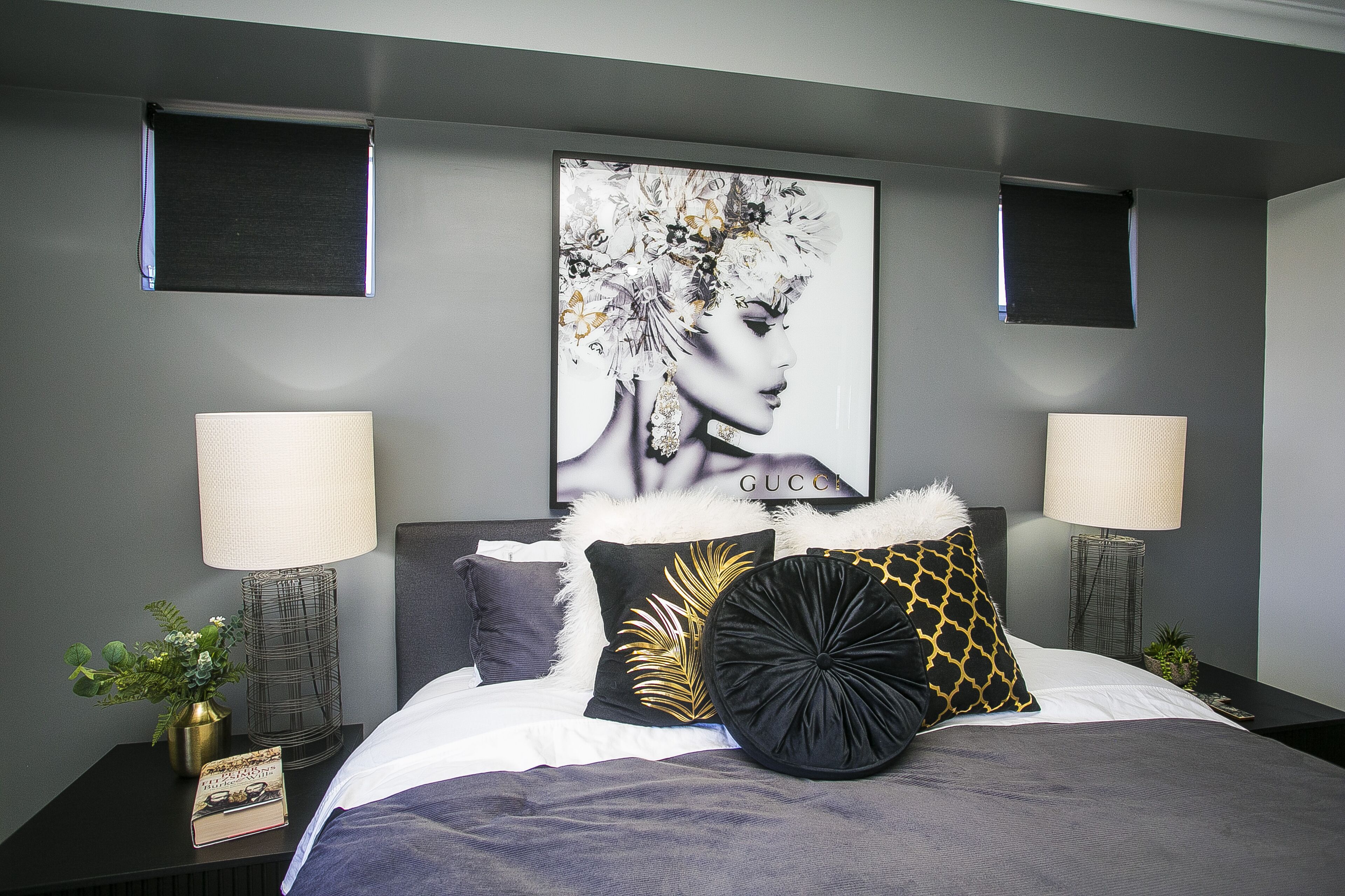 6 chambres, bureau, fer et planche à repasser, lit parapluie