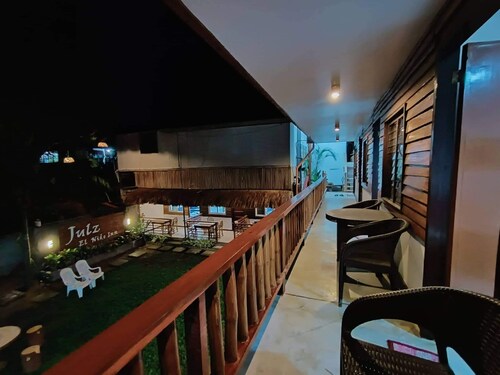 Julz El Nido Inn by Cocotel