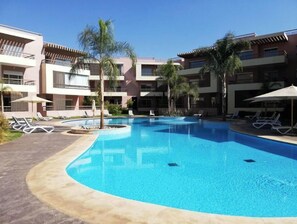 Outdoor pool - Beautiful apartment in a residence with 3 swimming pools (Marrakech)