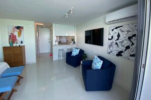 Smart-TV, Tischtennisplatte