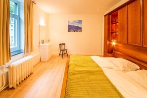 14 slaapkamers, reisbedje, gratis wifi