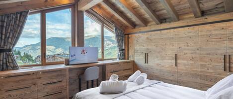 6 bedrooms, free WiFi, bed sheets