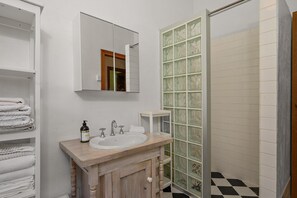 Bathtub