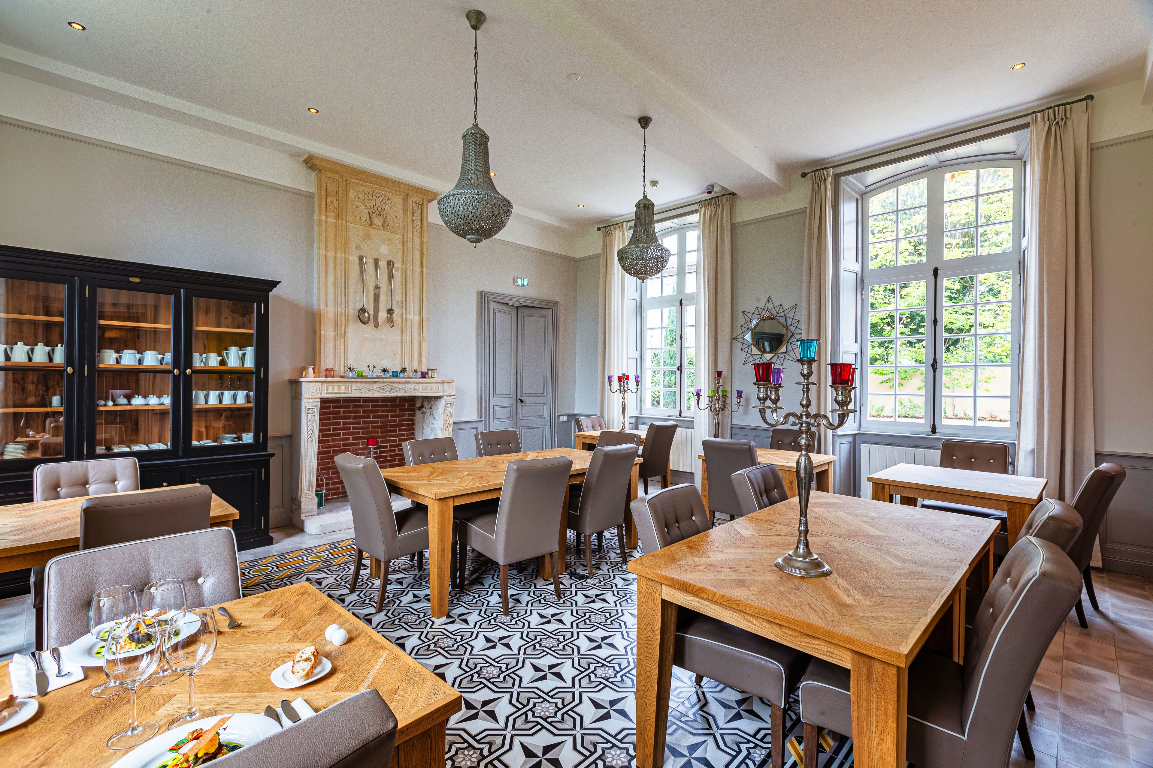 Petit déjeuner continental (19 EUR par personne)