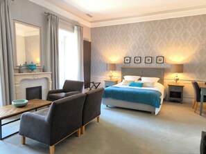 Deluxe Triple Room, Courtyard View | Premium bedding, in-room safe, individually decorated - Château de Didonne (Semussac)