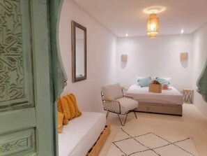 3 bedrooms, travel crib, WiFi - Totally privatize, not overlooked. cooker service included (Marrakech)