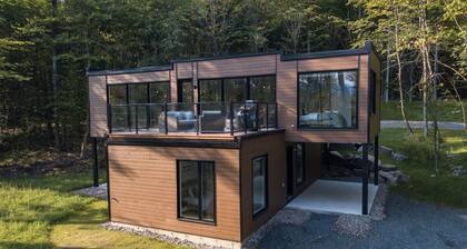New Family Cottage Tremblant-4 Bdrs w/ Hot Tub