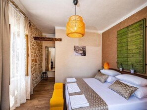 Villa (Four Bedroom Villa with Swimming Pool)