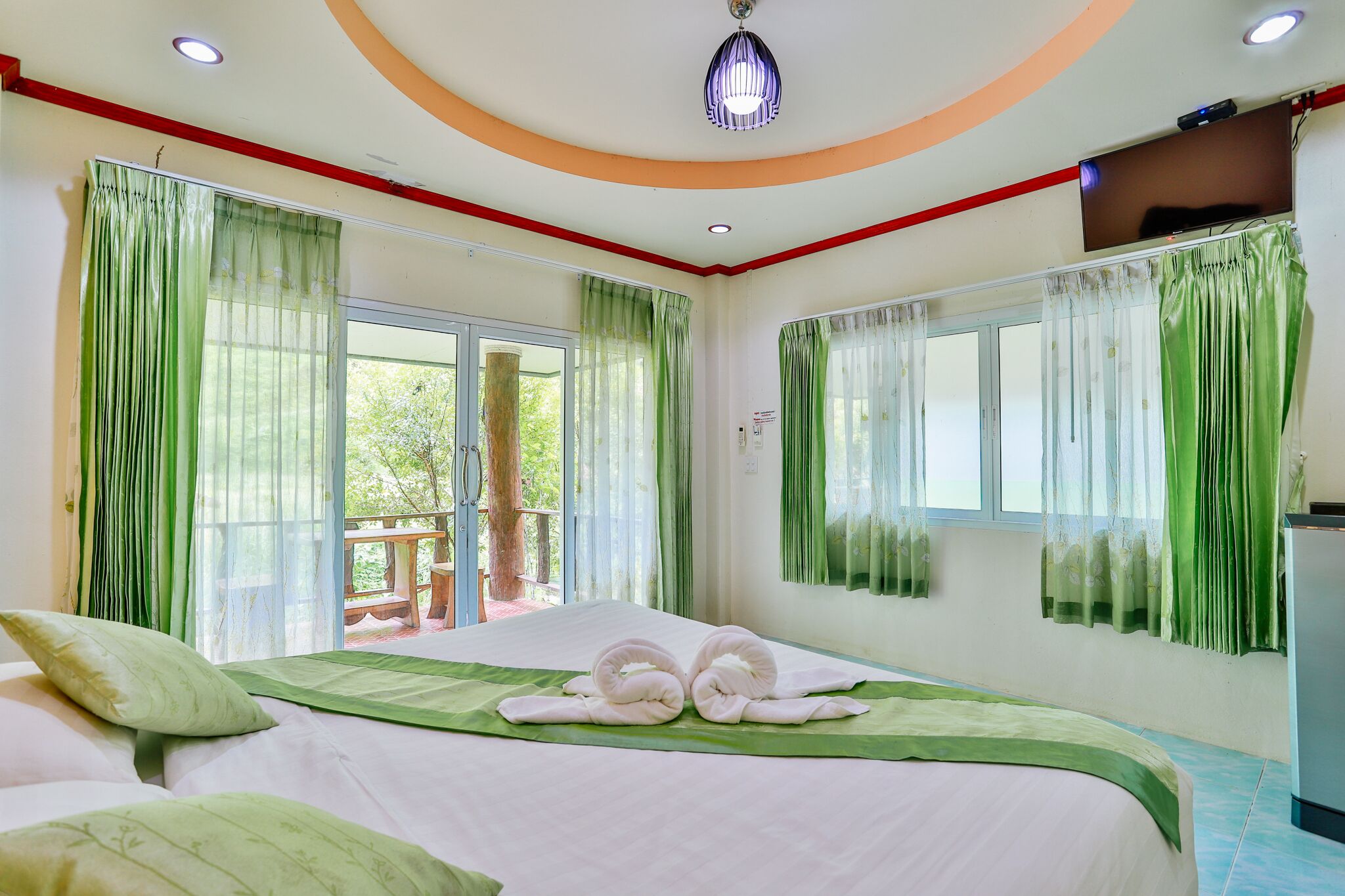 Superior River View | Desk, free WiFi, bed sheets