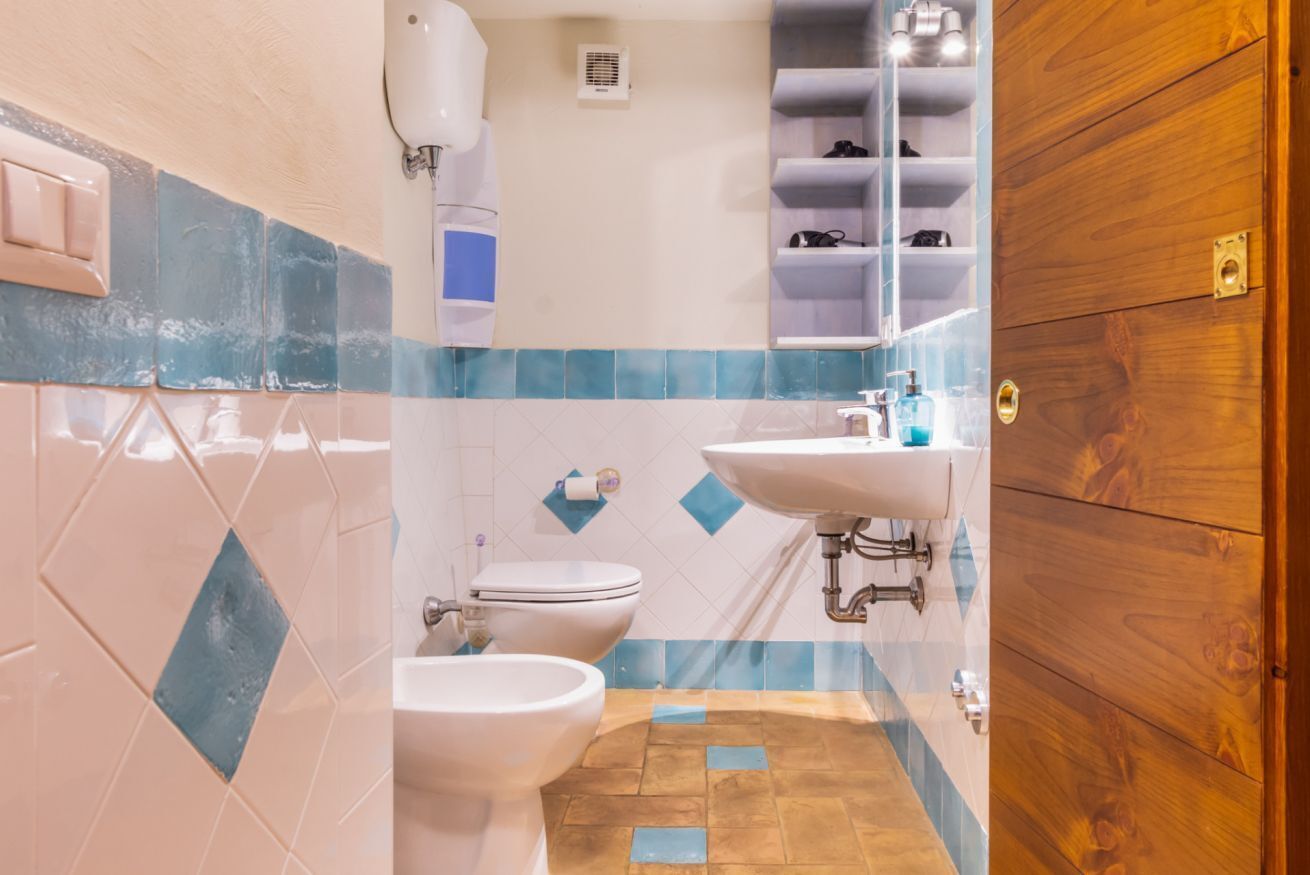 Dusche, Haartrockner, Bidet, Handtücher