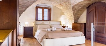 Dimora al Vescovado nel cuore di Assisi! x6