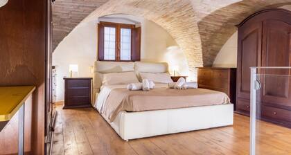 Dimora al Vescovado in the heart of Assisi! x6