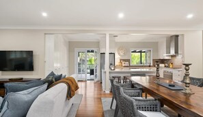 智能電視、壁爐、 辦公室