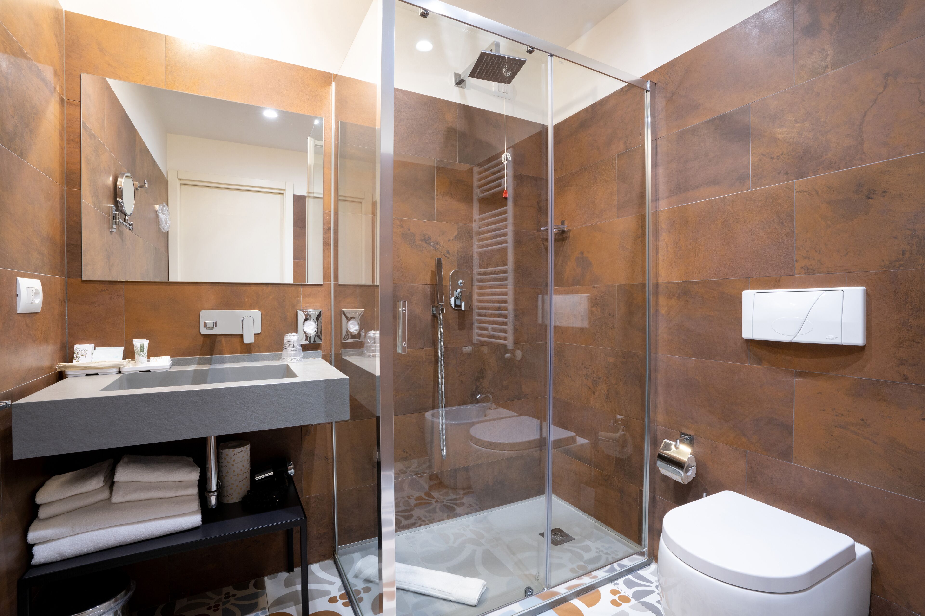 Ducha y cabezal de ducha tipo lluvia