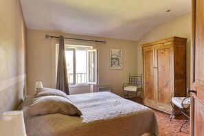 5 chambres, fer et planche Ă repasser, Wi-Fi, draps fournis